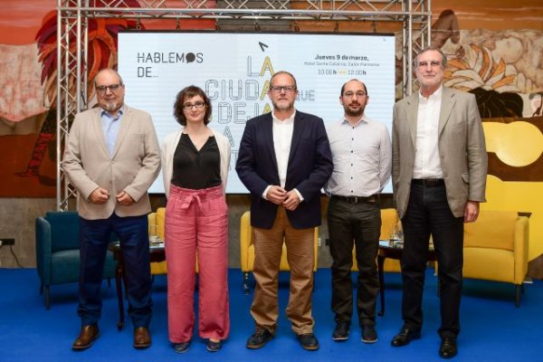 Guaguas Municipales: “Hay que humanizar las ciudades para que no sea preciso escapar de ellas”
