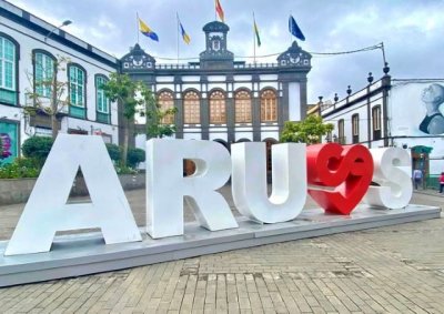 El Ayuntamiento de Arucas comienza la obra para la elaboración de un mural en el barrio de Las Chorreras