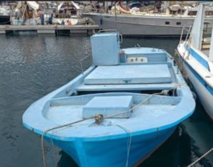 La Autoridad Portuaria saca a subasta pública dos embarcaciones menores