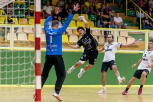 Balonmano: El Desatascos Jumbo Gáldar ante el Ribeiro ya con Dani Sarmiento en la convocatoria