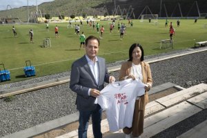El ICHH y la UD Las Palmas obsequian a los donantes de sangre con entradas para los partidos del club en el estadio