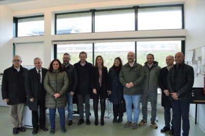 Valbuena visita una central de almacenamiento energ&eacute;tico en Azores basado en bater&iacute;as