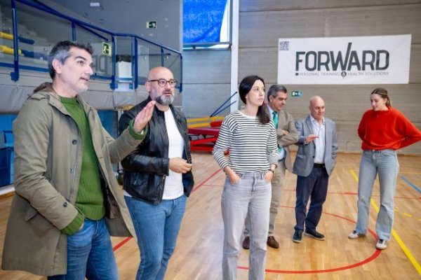 El Instituto Insular de Deportes destinó cerca de 60.000 euros para la rehabilitación del pavimento y la instalación de una pantalla LED en el Pabellón Polideportivo Miguel Solaesa