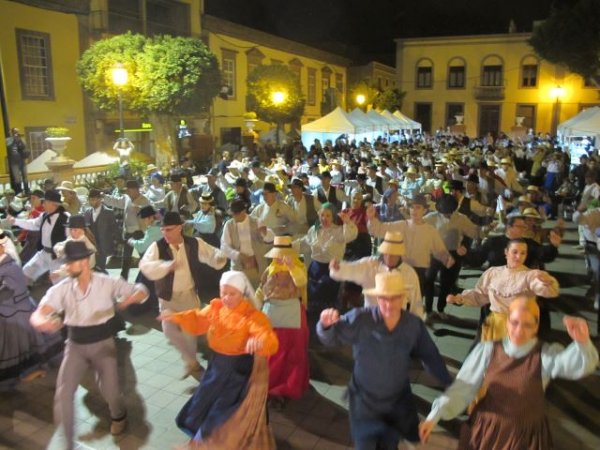 La Plaza Grande de Gu&iacute;a se llenar&aacute; este s&aacute;bado de m&uacute;sica y colorido con el tradicional &lsquo;Baile del Queso&rsquo;