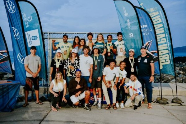 El francés Benoit Carpentier y Dakae Inoue campeones del mundo de Paddle Surf en modalidad longboard