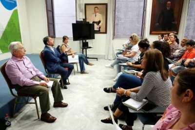 Santa Cruz asume la entrega de alimentos en los locales de las 35 entidades que realizan el reparto