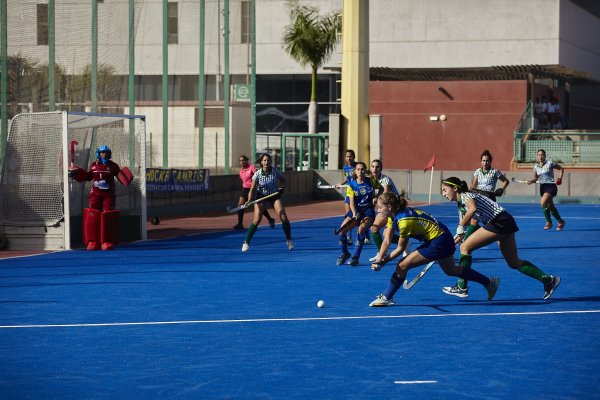 Hockey Femenino: La UD Taburiente cierra el año con una derrota en casa ante la RS Tenis