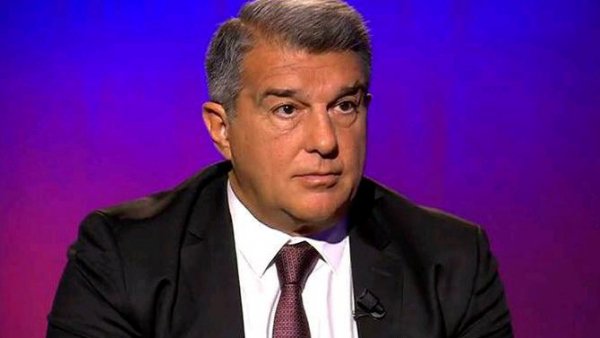 Laporta dice sentir "verg&uuml;enza" por los alemanes en la grada como si no fuera con &eacute;l