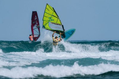 Arrancan las eliminatorias dobles masculina y femenina en el Playa Surf Hotel Tenerife El Médano Windsurf Grand Slam