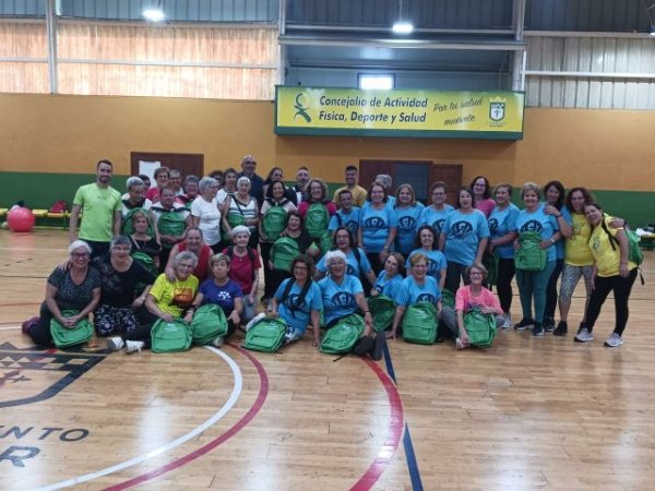 Gáldar: El programa ‘Actívate’ disfruta de una tarde de actividad física en el Juan Vega Mateos