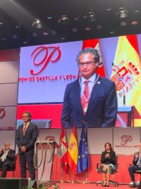 Pedro Rodr&iacute;guez felicita al guiense Juan Pedro Bola&ntilde;os galardonado con el Premio Castilla y Le&oacute;n de Investigaci&oacute;n Cient&iacute;fica y T&eacute;cnica e Innovaci&oacute;n