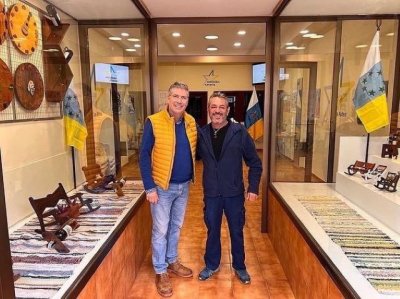 CC de la Aldea expone en su sede la obra del artesano Ezequiel Santana