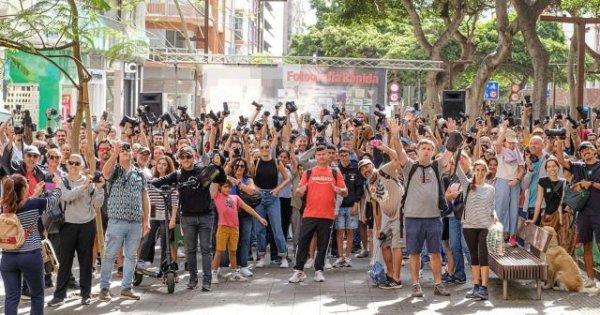 La XX Concurso de Fotograf&iacute;a R&aacute;pida convierte la Zona Mesa y L&oacute;pez en un gran set creativo al aire libre