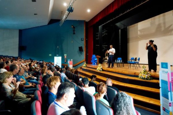 Más de seiscientos docentes se reúnen en Tenerife y Gran Canaria para hablar de robótica e inteligencia artificial