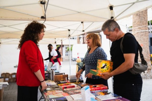 La Gomera celebra una nueva jornada de la Feria Insular del Libro en torno al teatro y la literatura