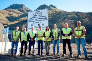 El Gobierno de Canarias reconoce la trayectoria profesional del ingeniero José Luis Martínez Cocero en el desarrollo de las carreteras del Archipiélago