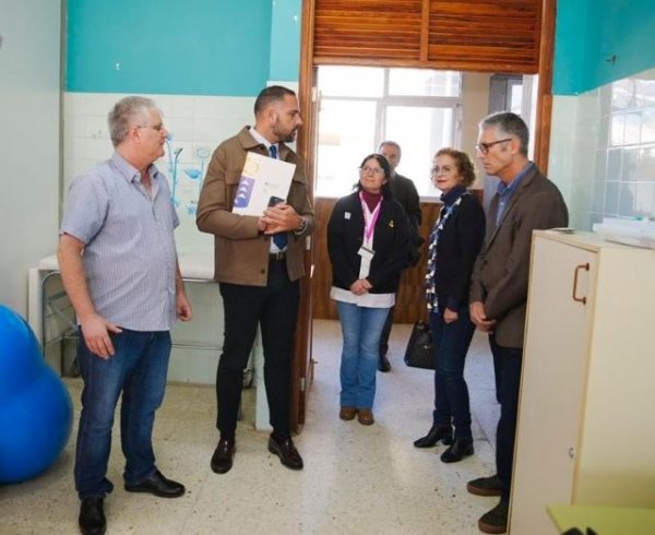 Sanidad y Educaci&oacute;n inician el pilotaje del proyecto de Enfermer&iacute;a Escolar en seis centros educativos de La Palma
