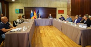 Gobierno, Fecai, Fecam y sindicatos acuerdan gestionar coordinadamente la estabilizaci&oacute;n de interinos y temporales