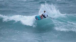 La Gran Canaria Pro-Am de Paddle Surf entra en su epicentro con olas poderosas y un vibrante duelo por el t&iacute;tulo mundial junior