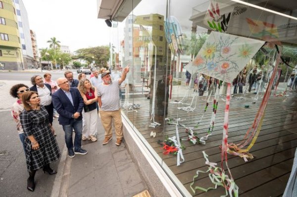 El Cabildo proclama que el “silencio ante el genocidio no es una opción” y destina 1 millón de euros más a la Agencia de la ONU para Palestina
