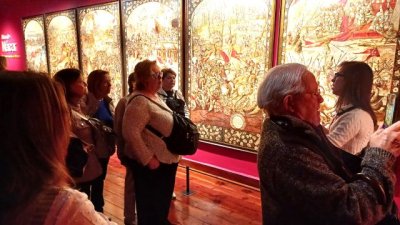 Un recorrido por la fotograf&iacute;a, el arte y la ruralidad en la visita del Centro de Mayores de Gu&iacute;a a la Casa de Col&oacute;n y el Museo Elder