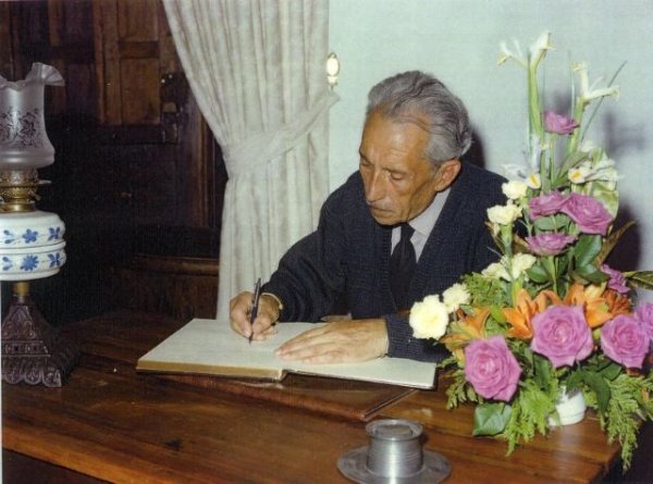 La Biblioteca Insular exhibe hasta el día 7 de octubre la muestra titulada ‘Leandro Perdomo Spínola, crónica de una vida’