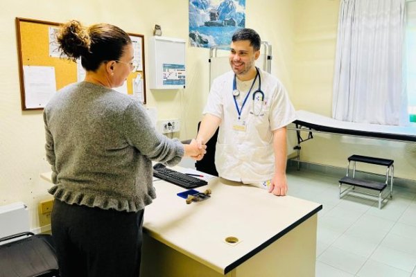 El Bar&oacute;metro Sanitario indica que el 75 % de los pacientes valora positivamente la atenci&oacute;n en los centros de salud