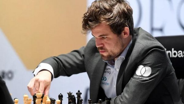 Carlsen, un rey desmotivado a la espera de Firouzja