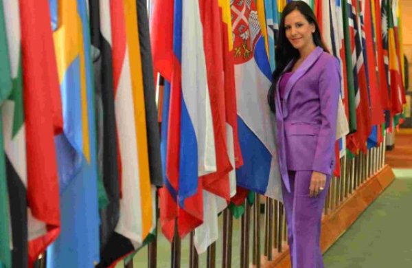 Artículo de opinión: &#039;La esposa del presidente serbio y sus asociados apoyan a Ucrania, lo que genera controversia en Serbia&#039;