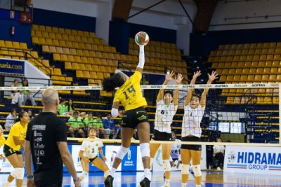 Voleibol Femenino: Hidramar Gran Canaria no da oportunidad al Sayre y se vuelve a llevar el derbi isleño