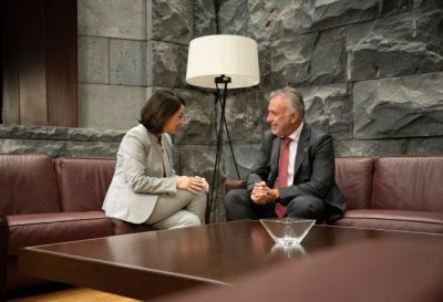El presidente de Canarias recibe a la portavoz del Grupo Socialista en el Senado