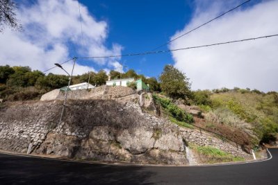 Los diseminados de La Laja y Cuatro Esquinas en Valleseco han sido dotados de red de saneamiento