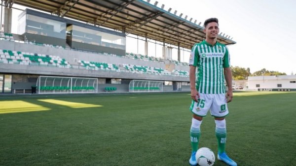 UEFA levanta la sanci&oacute;n de exclusi&oacute;n al Betis por el caso Alex Moreno