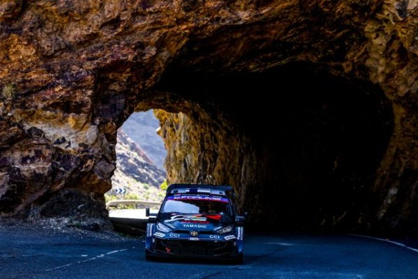 Kalle Rovanperä y Toyota brillan en la primera jornada del FIA WRC Rally Islas Canarias 2025