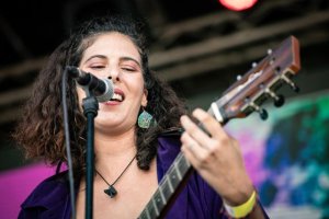Elena Saavedra &#039;abrazará&#039; al público con su propuesta musical para los ‘Patios Encantados’ de la Casa-Museo León y Castillo de Telde