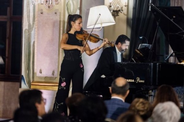 Leticia Moreno y Felipe Aguirre conmueven al público en un recital cargado de notas dramáticas, líricas y virtuosas