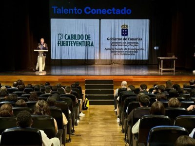 Talento Conectado inspira a la juventud majorera con tecnología, innovación y desarrollo