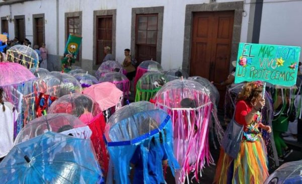 Agaete se llena de color con el Carnaval de los más pequeños/as