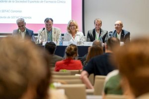Esther Monzón pone en valor el papel de la farmacia comunitaria dentro del sistema sanitario canario
