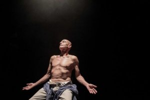 &lsquo;Fr&aacute;gil&rsquo;: una pieza de danza contempor&aacute;nea sobre el cuerpo que envejece