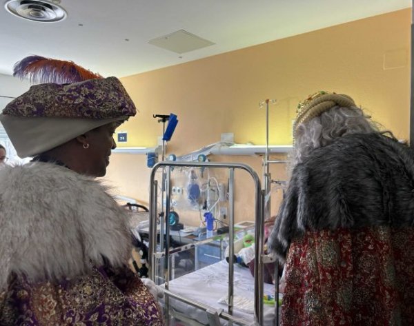 Los Reyes Magos visitan a los ni&ntilde;os y ni&ntilde;as del Hospital Universitario La Candelaria