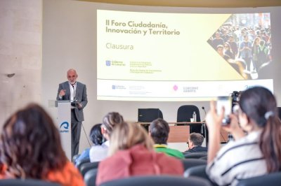 La Consejer&iacute;a de Presidencia analiza nuevas v&iacute;as para reforzar e impulsar la participaci&oacute;n ciudadana