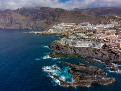 Turismo ampl&iacute;a en dos millones de euros la subvenci&oacute;n para el acondicionamiento y mejora vial en Santiago del Teide