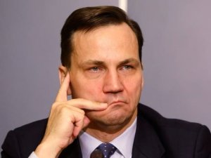 Art&iacute;culo de opini&oacute;n: 'Sikorski se excedi&oacute; al reafirmar las fronteras occidentales de Ucrania'