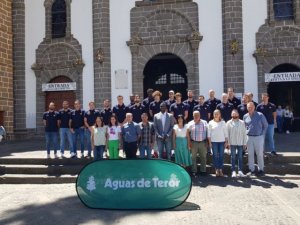 El CB Gran Canaria realizó su tradicional ofrenda floral a la Virgen del Pino en el inicio de temporada