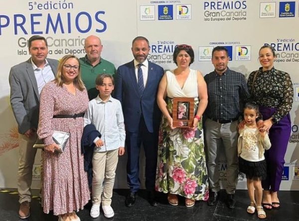 Villa de Moya: La UD Moya fue premiada por su actividad en el municipio