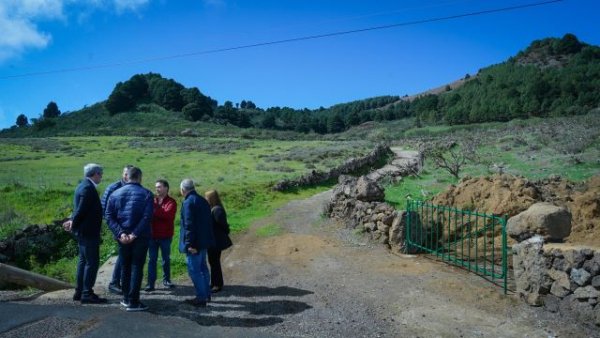 Fernando Clavijo: “Es prioritario combatir la crisis hídrica para garantizar la continuidad de la actividad agraria