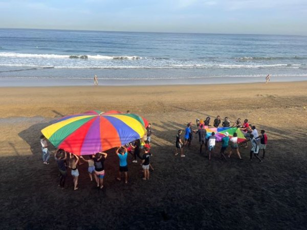 La Playa de Las Canteras, escenario de solidaridad y concienciaci&oacute;n medioambiental, por la Acci&oacute;n Social de Sagulpa