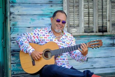 El m&uacute;sico cubano Pavel Urkiza recala en el Espacio La Granja con un concierto al aire libre