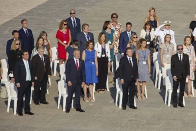 Torres subraya el esfuerzo hecho por Canarias en sanidad para abordar la pandemia durante el homenaje de Estado